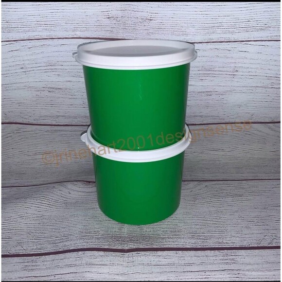 New Tupperware Canisters Green with White Seals 20 oz 4623 - Picture 1 of 5